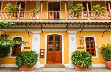 Palais de Maha Leela Palace Trail - South India 14 Nights Chennai, Puducherry, Kochi, Kollam and Kovalam