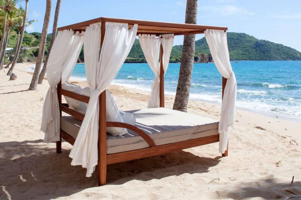 Curtain Bluff - beach canopy seat