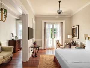 Raffles Grand Hotel - colonial suite king