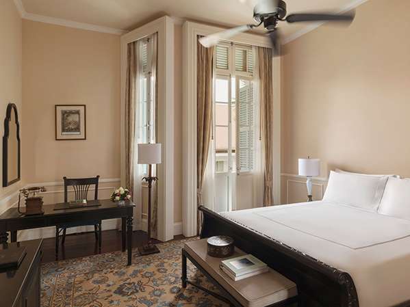 Raffles Hotel Le Royal - bedroom