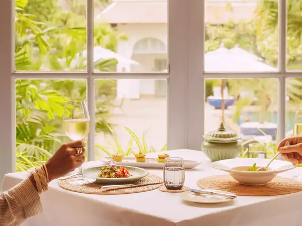 Raffles Hotel Le Royal - indoor dining