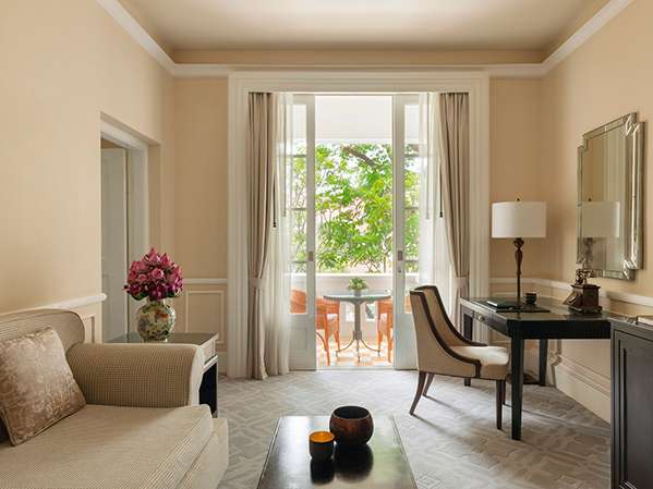 Raffles Hotel Le Royal - room